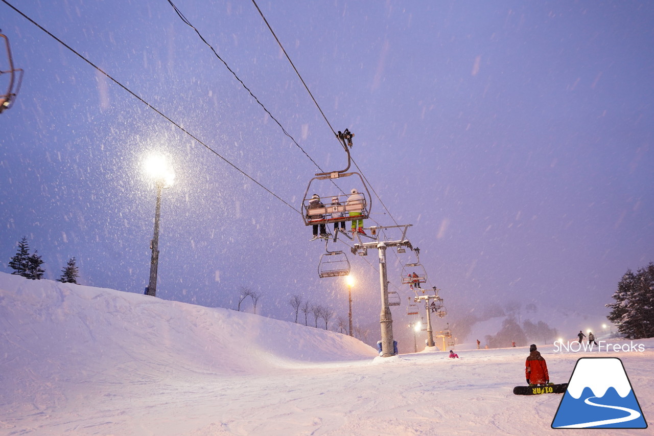 記録的大雪となった夕張マウントレースイは、午後からでもパウダー天国!!